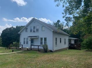 670 Sugar Camp Rd, Finleyville, PA 15332
