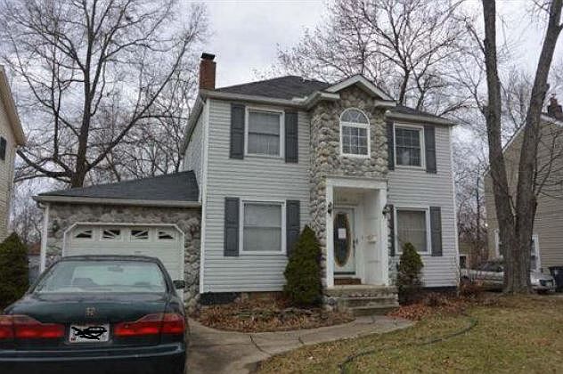 1st image of 1134 Roslyn Ave