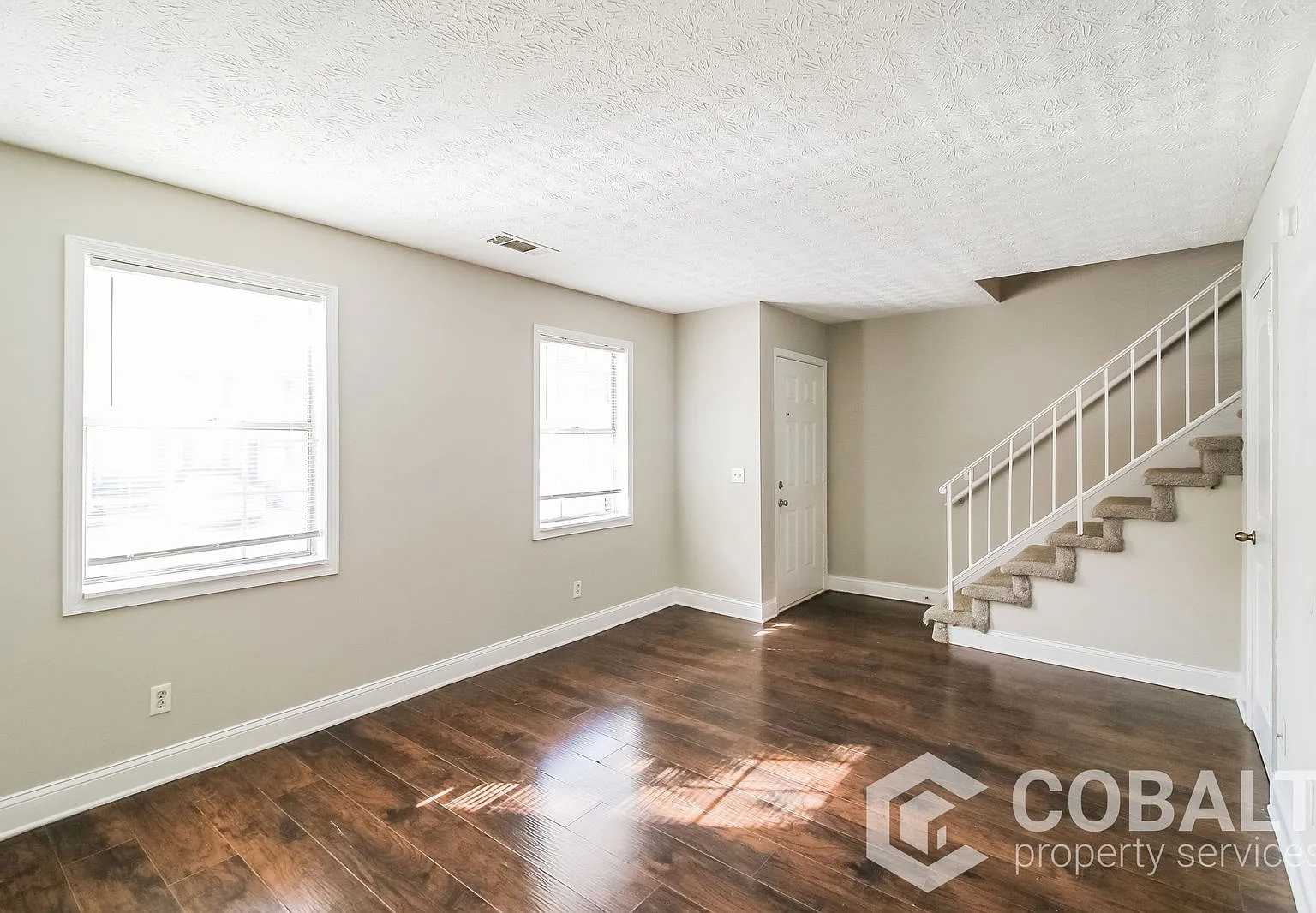 2 bed, 1.5 bath, 1250 sqft, $1,300 — Photo 4