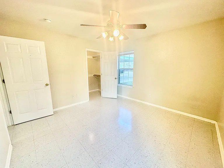 132 S Mansfield St #A — Photo 13