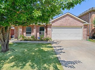 8105 Hennessey Trl, Fort Worth, TX 76131