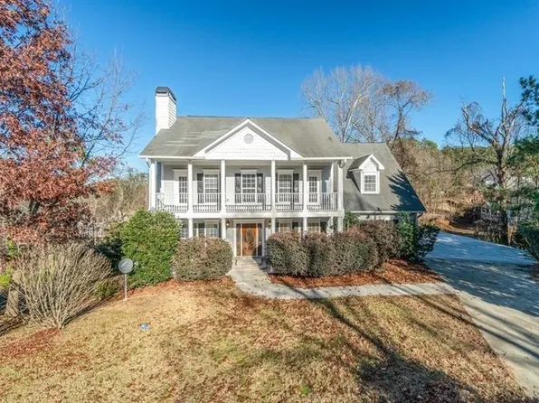 1715 Settindown Dr, Roswell, GA 30075
