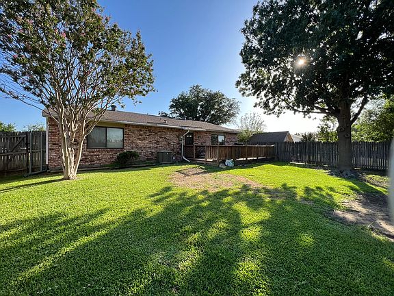 4th image of 5217 Nash Dr