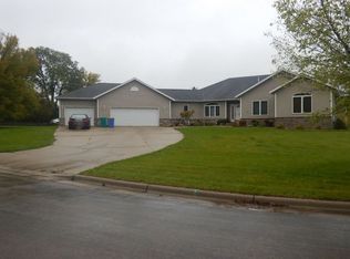 1915 Lemond Pl, Owatonna, MN 55060