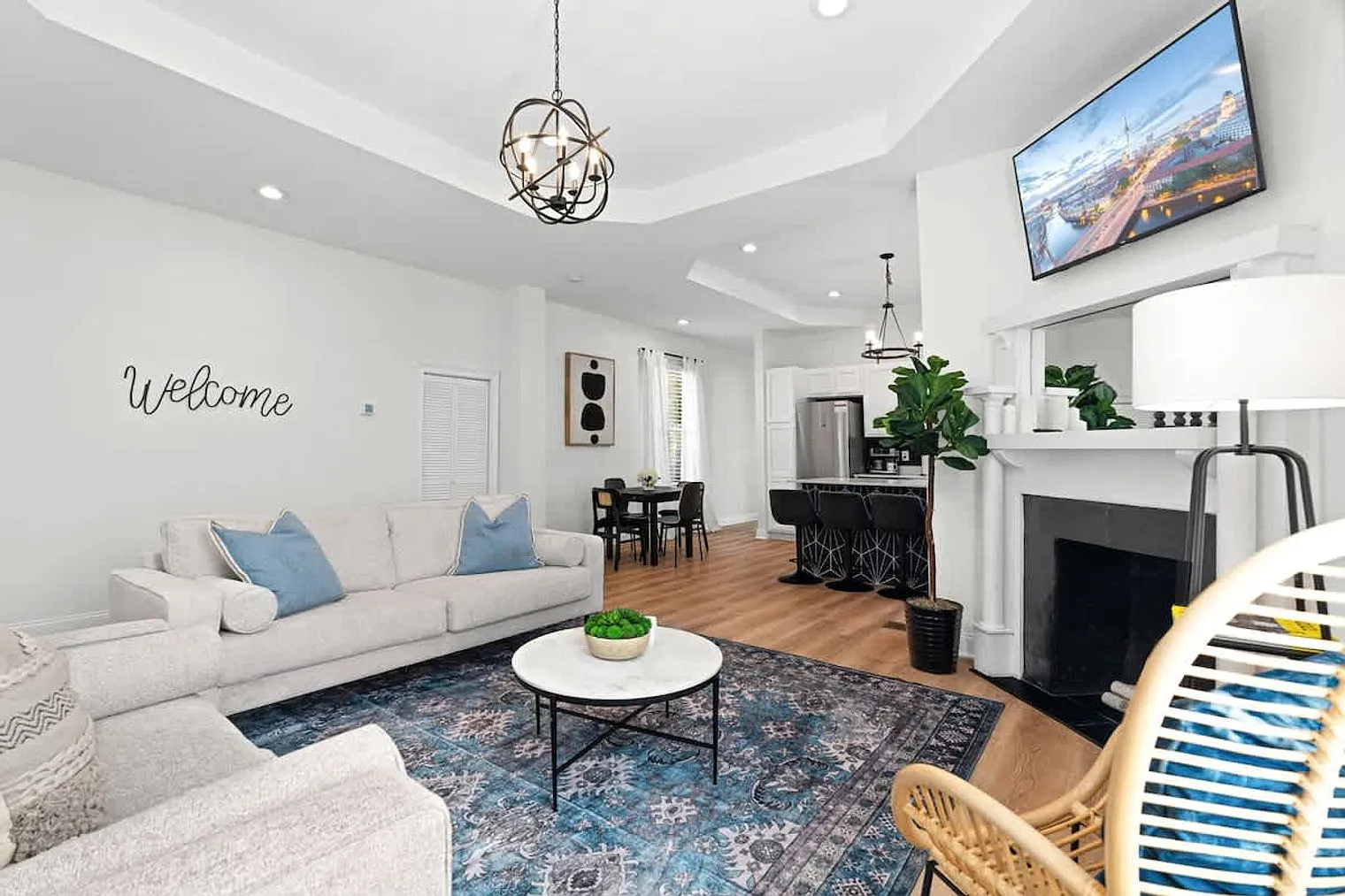 4 bed, 4.0 bath, 2895 sqft, $4,374 — Photo 1
