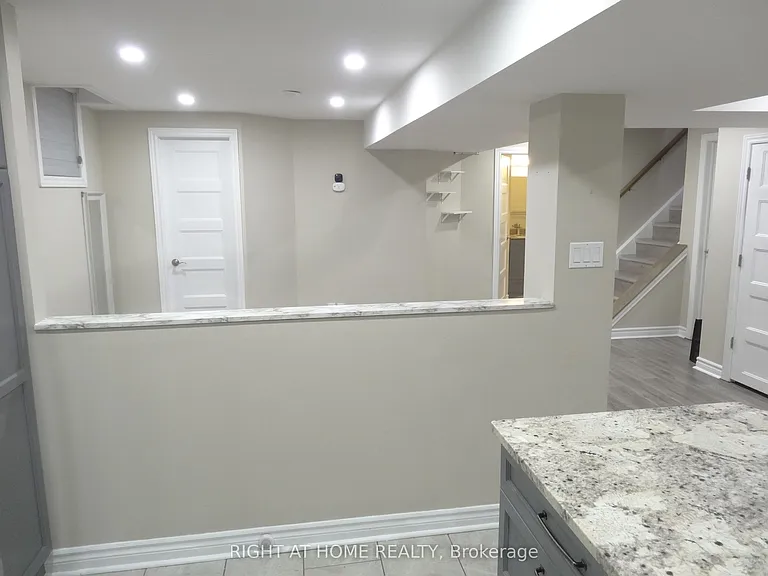 39 Devondale St #LOWER LEVEL — Photo 8
