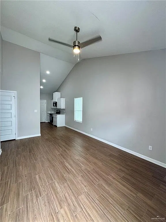 3 bed, 2.0 bath, 1020 sqft, $1,275 — Photo 2