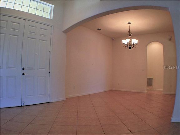 3rd image of 3833 Shoreview Dr
