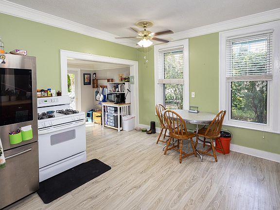 5th image of 113 W Bancroft Ave