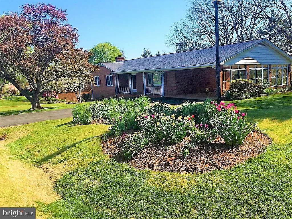 11328 Fairmont St photo 1