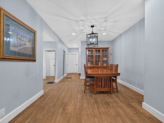 5th image of 2424 W 61st St