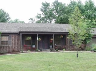 414 Rosewood Ct, Belleville, IL