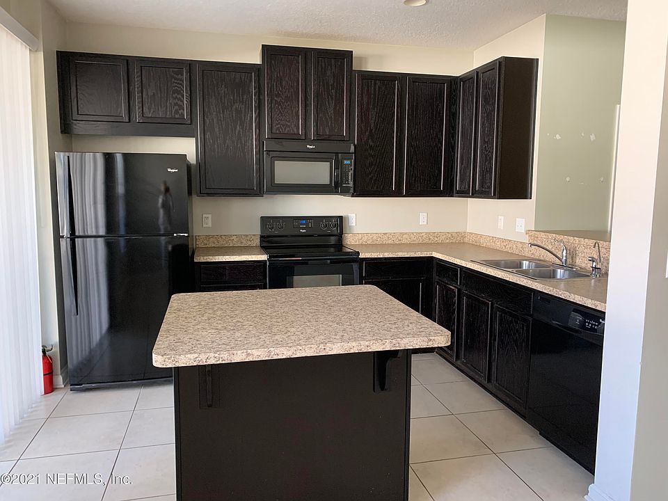 2nd image of 3861 Aubrey Ln
