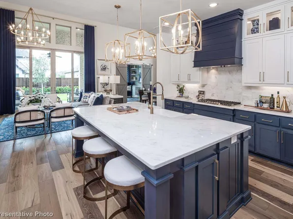 1500 Crescent Star Dr, Aubrey, TX 76227