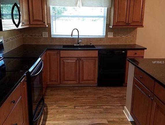 4th image of 5924 Wildwood Ave
