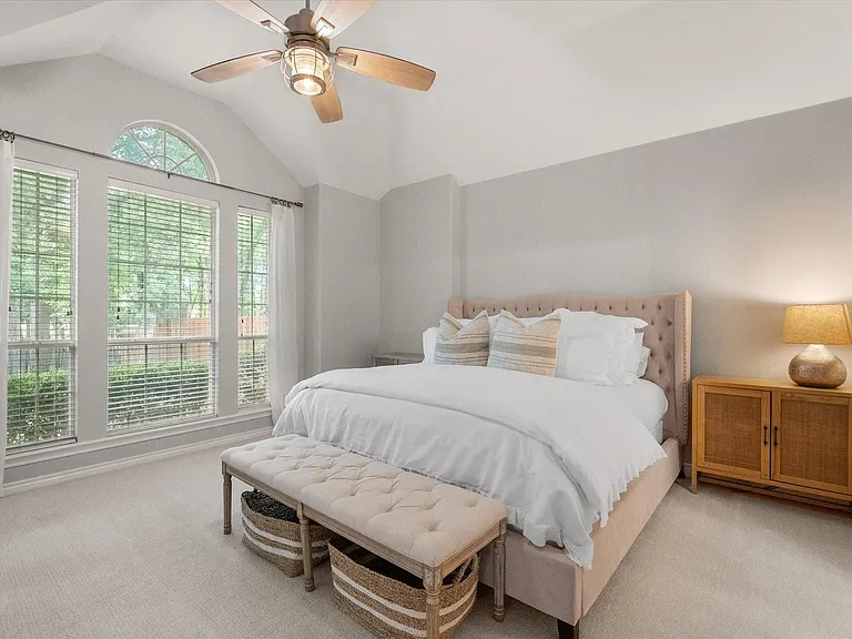 1702 Forest Bend Ln — Photo 19