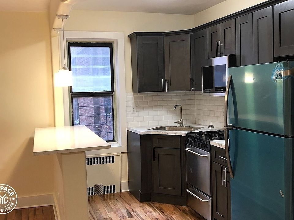1st image of 100 E 21st St APT 301