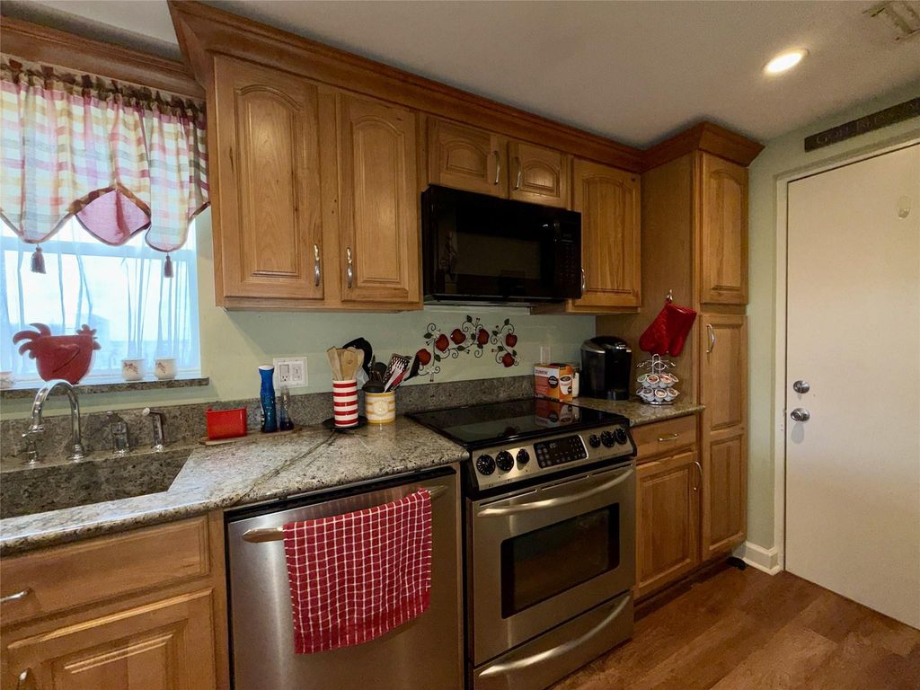 2304 S Cypress Bend Drive #615, photo 9