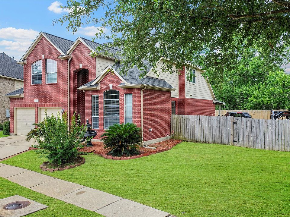 1st image of 226 Persimmon Dr