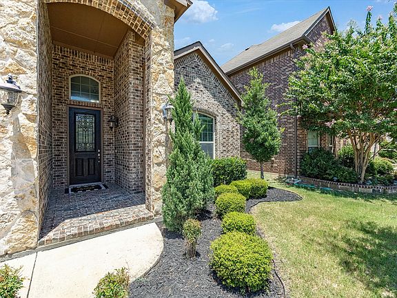2nd image of 5113 Dominica Ln