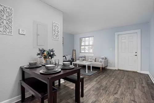 Floor plan Two Bedroom Deluxe