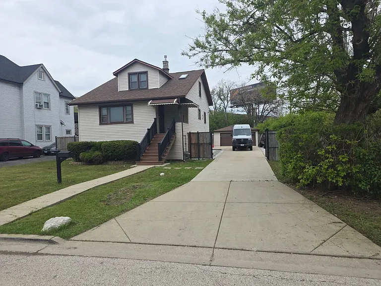 9804 Linn Ave — Photo 1