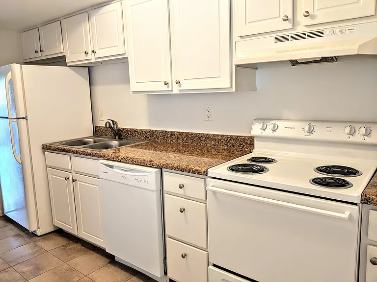 Clarkston Townhomes — Photo 5