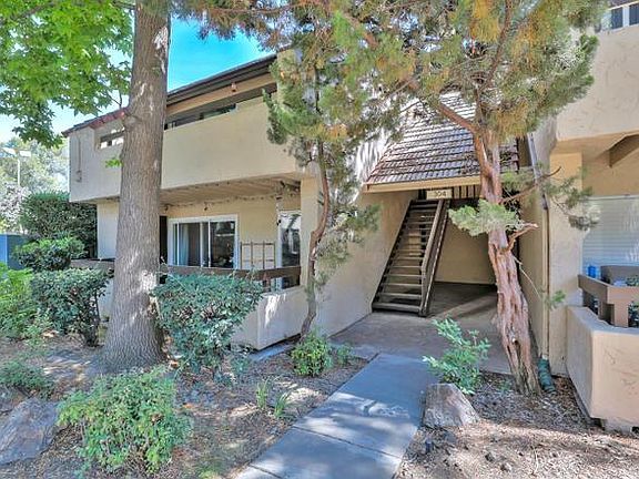 2nd image of 304 Tradewinds Dr APT 1