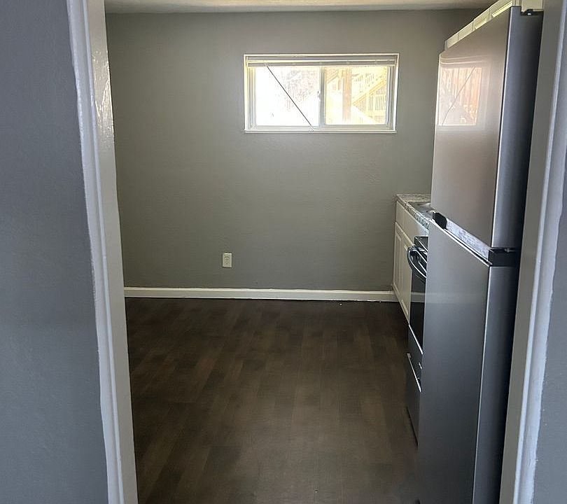 1st image of 1048 Forest Ct APT 6