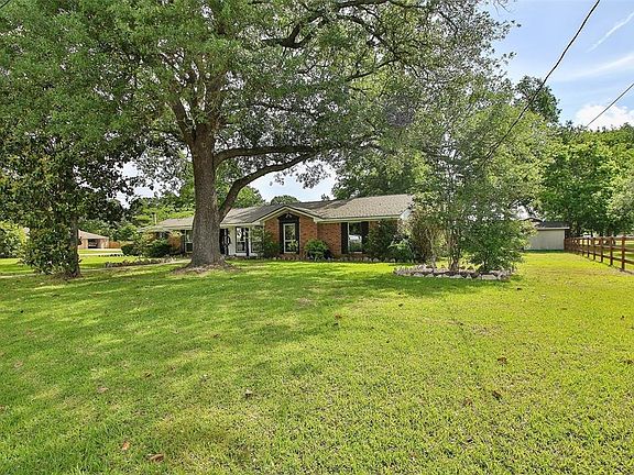 4th image of 635 Baker Dr