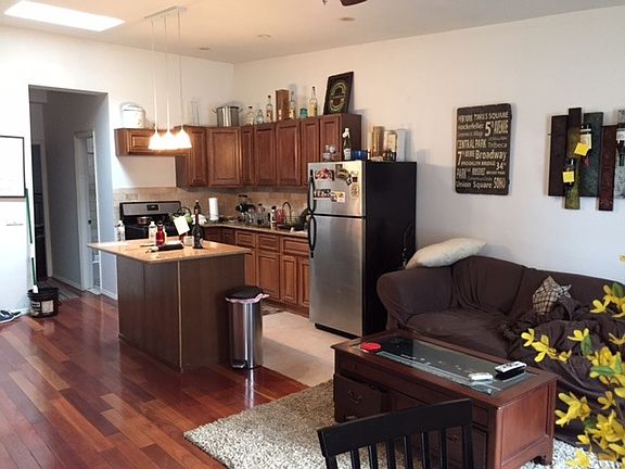 3rd image of 587 3rd Avenue # Top Flr