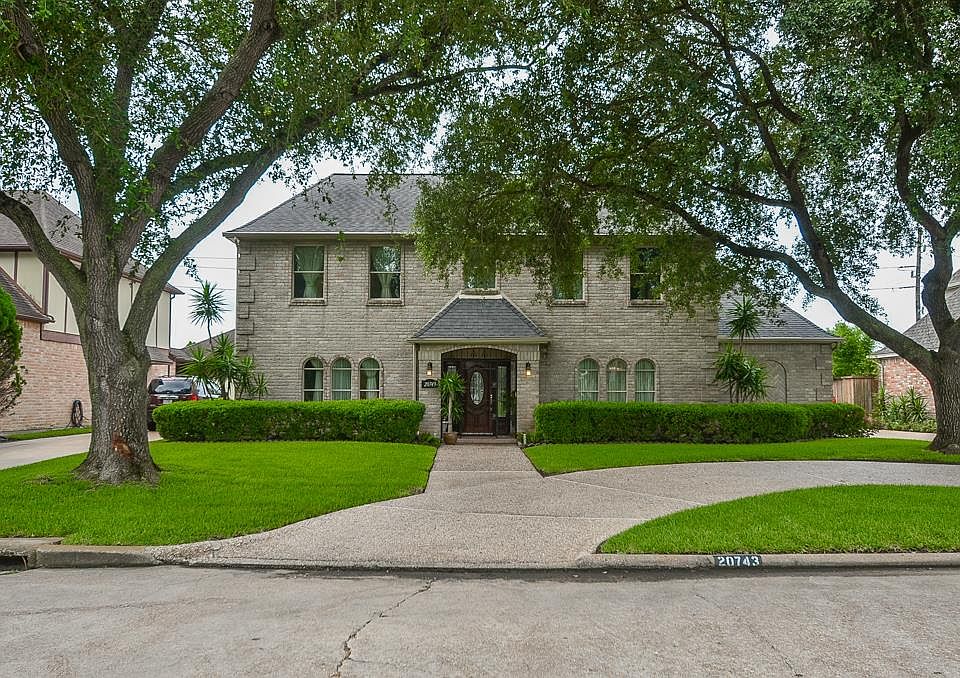 1st image of 20743 Cranfield Dr