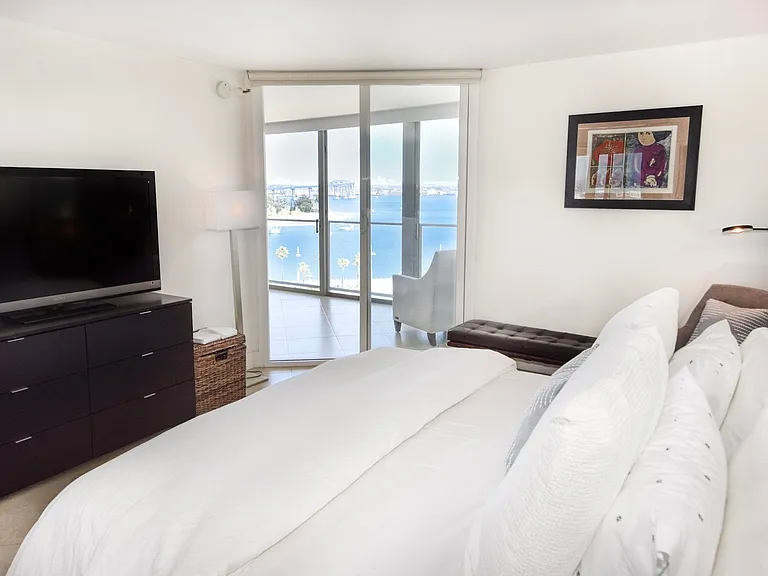 1820 Avenida Del Mundo #805 — Photo 12