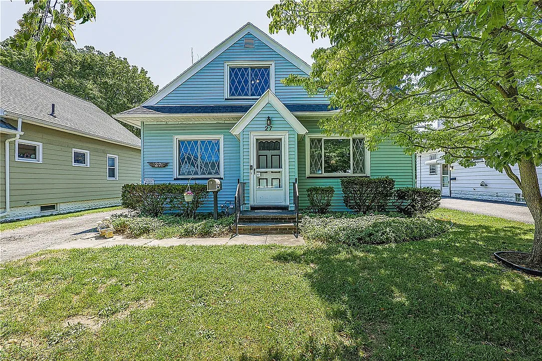 3 bed, 1244 sqft, $2,400 — Photo 1