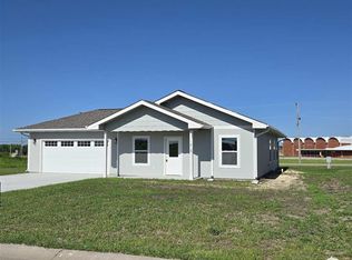 1409 Gehrke Ct, Herington, KS 67449