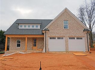 1012 Cross Gate Rd, Winston Salem, NC 27104