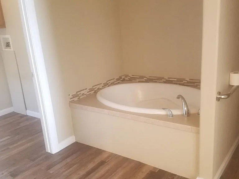 1645 FM 3261 — Photo 8