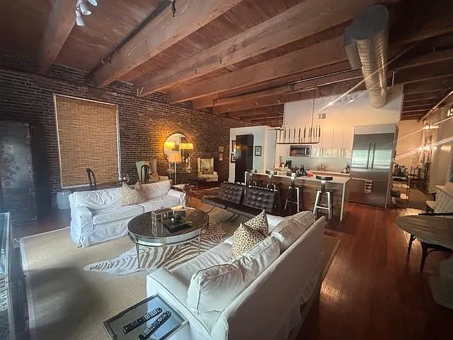 528 Baronne St #202 — Photo 6