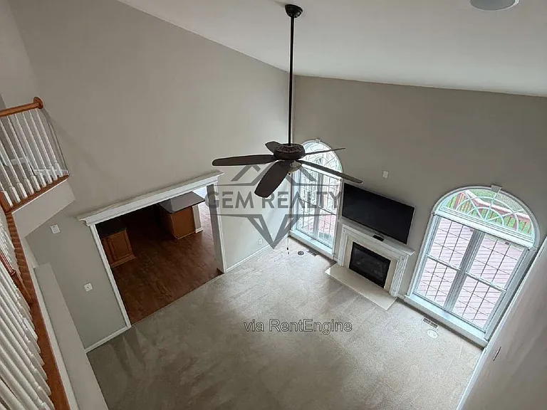 10410 Silver Creek Ct — Photo 41