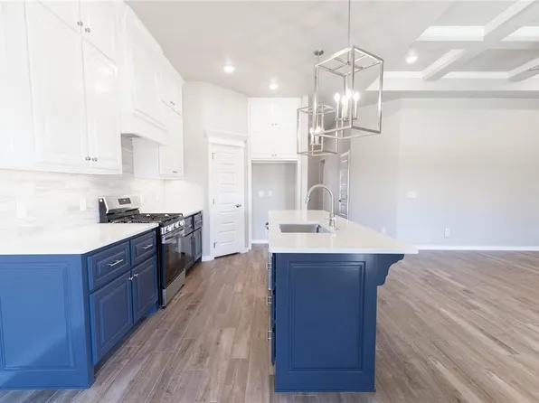 10364 SW 56th St, Mustang, OK 73064