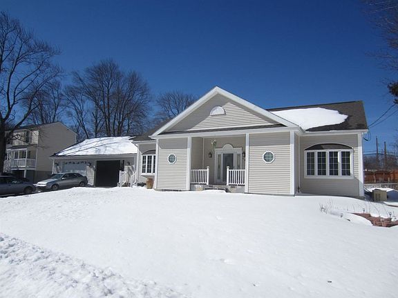 2nd image of 120 Elton Ave