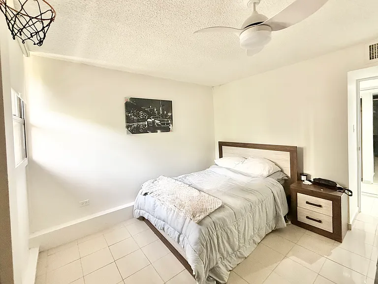 690 Teniente Cesar Luis Gonzalez Ave — Photo 32