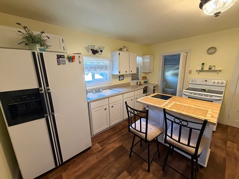 451 Broad St #2 — Photo 6
