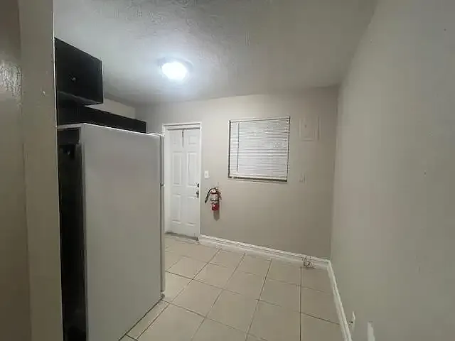400 Metcalf Ct — Photo 16