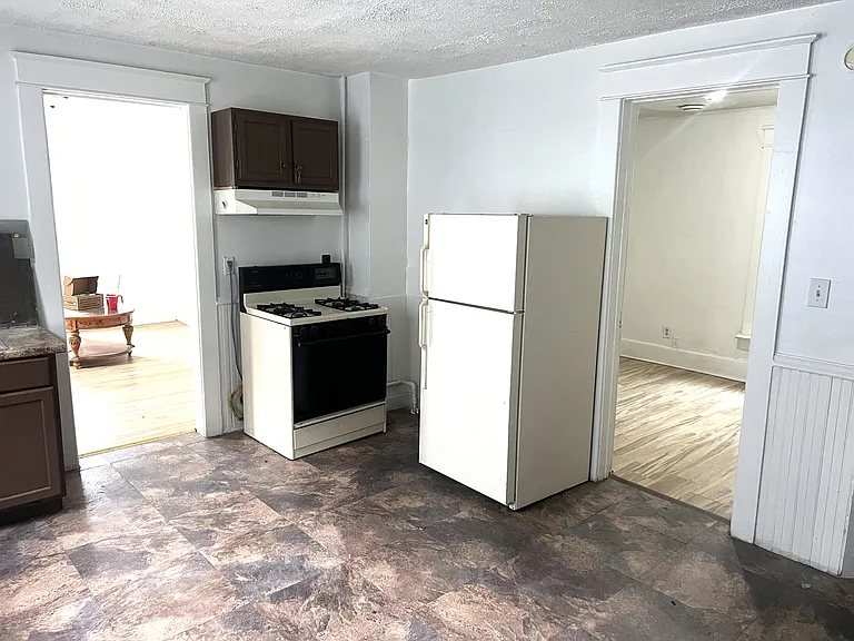 516 E 22nd St #2 — Photo 7