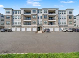 13 Whitney Ave #13, Morris Plains, NJ 07950