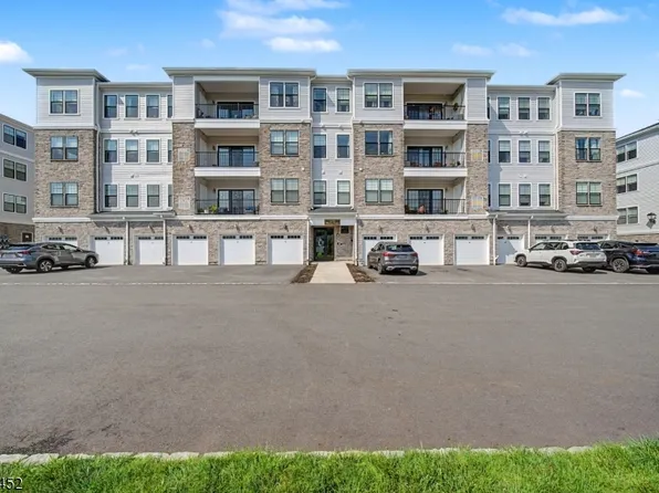 13 Whitney Ave #13, Morris Plains Boro, NJ 07950