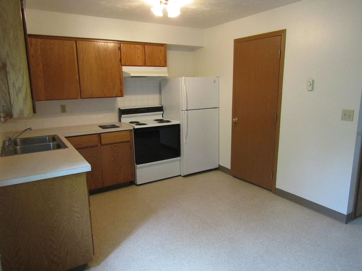 1 bed, 700 sqft, $1,100 — Photo 2