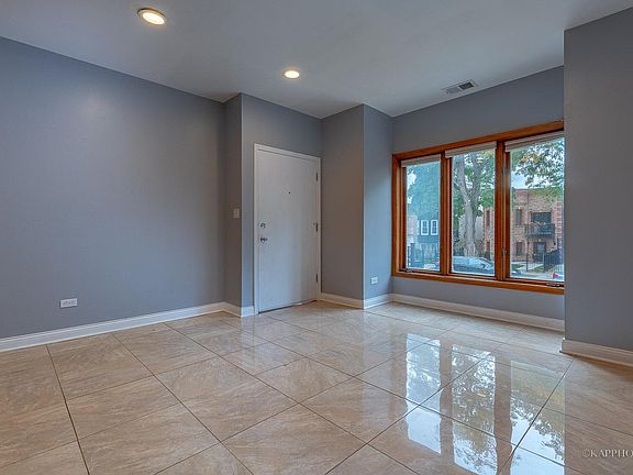 3rd image of 741 S Claremont Ave APT 2