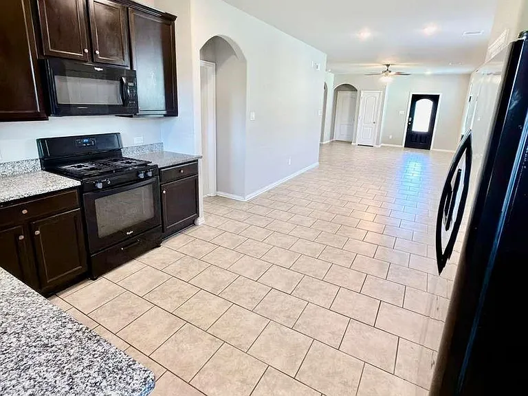 8515 Balding Dr — Photo 3